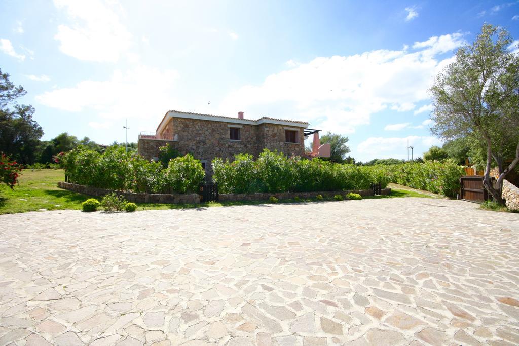 ポルト・ロトンド Residenze Dei Fioriヴィラ エクステリア 写真