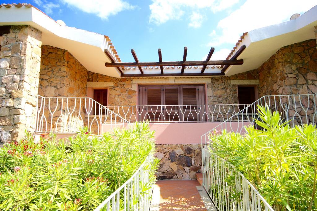 ポルト・ロトンド Residenze Dei Fioriヴィラ エクステリア 写真