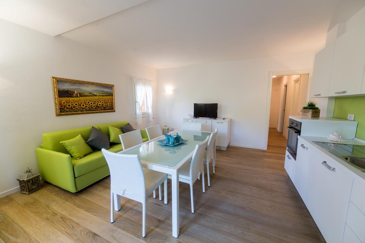 ポルト・ロトンド Residenze Dei Fioriヴィラ エクステリア 写真