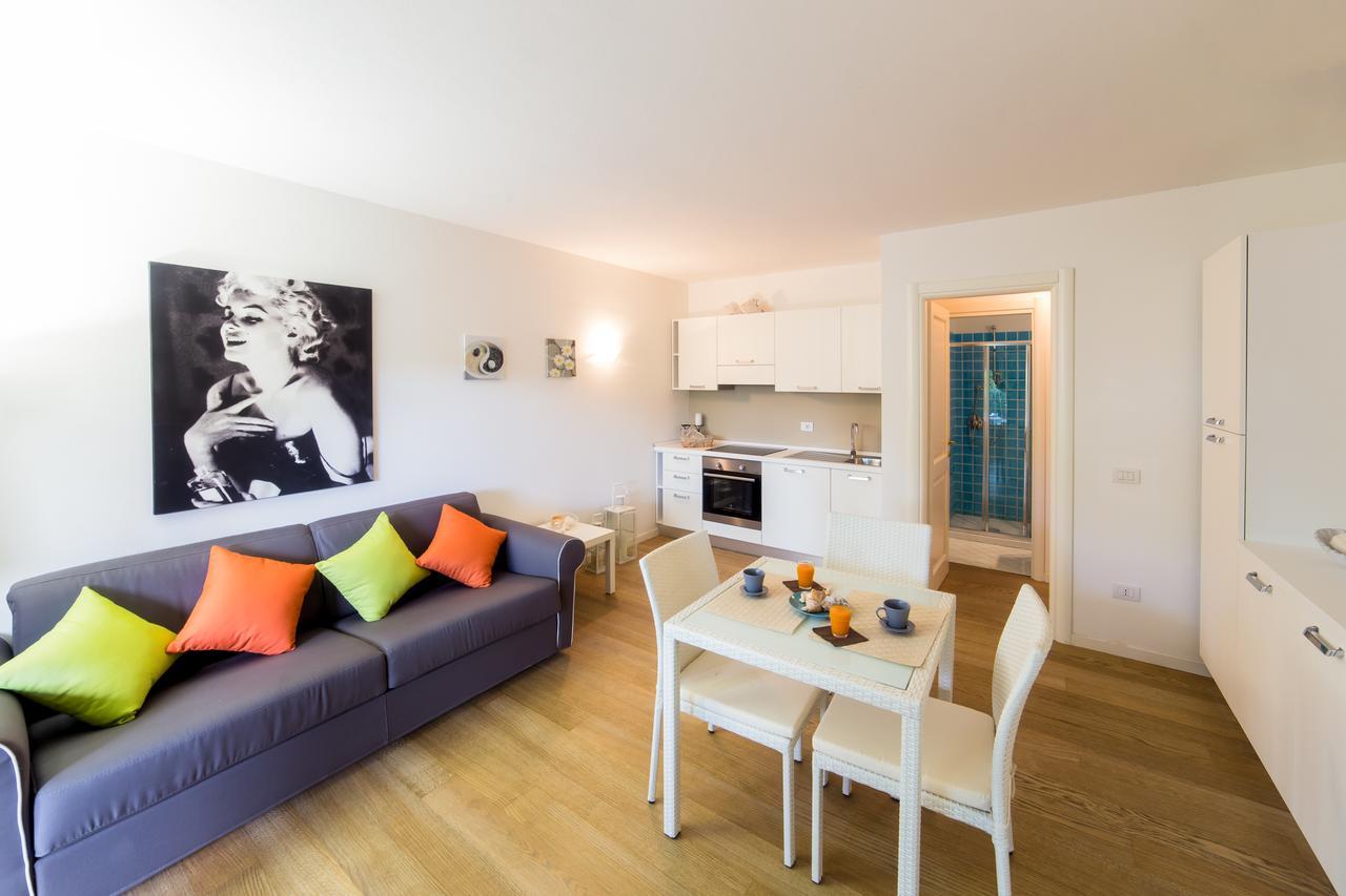 ポルト・ロトンド Residenze Dei Fioriヴィラ エクステリア 写真