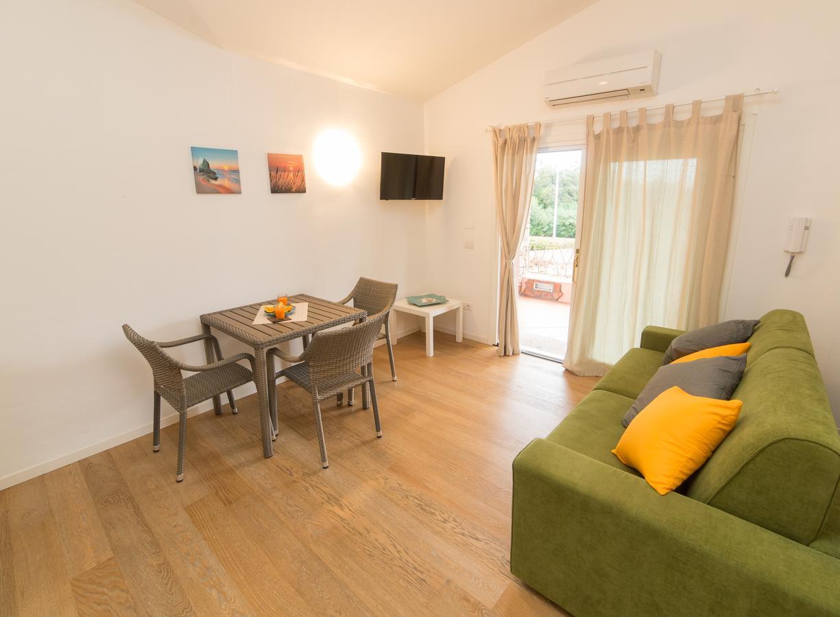 ポルト・ロトンド Residenze Dei Fioriヴィラ エクステリア 写真