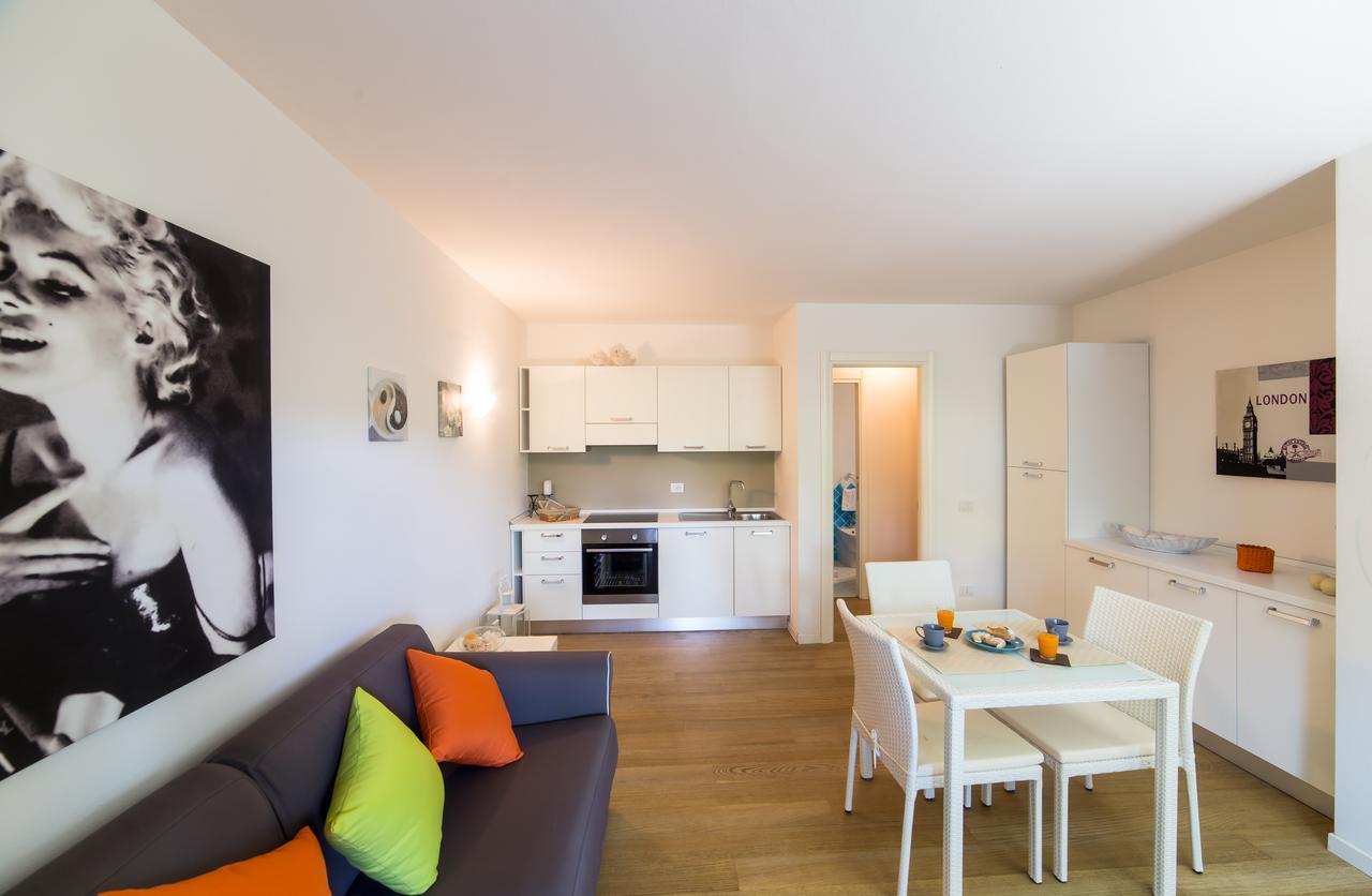 ポルト・ロトンド Residenze Dei Fioriヴィラ エクステリア 写真