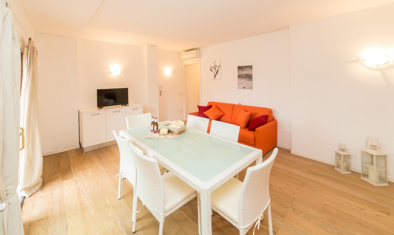 ポルト・ロトンド Residenze Dei Fioriヴィラ エクステリア 写真
